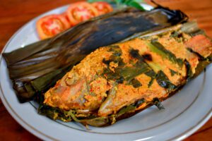 Pepes ikan: Resep makanan simpel dan sehat
