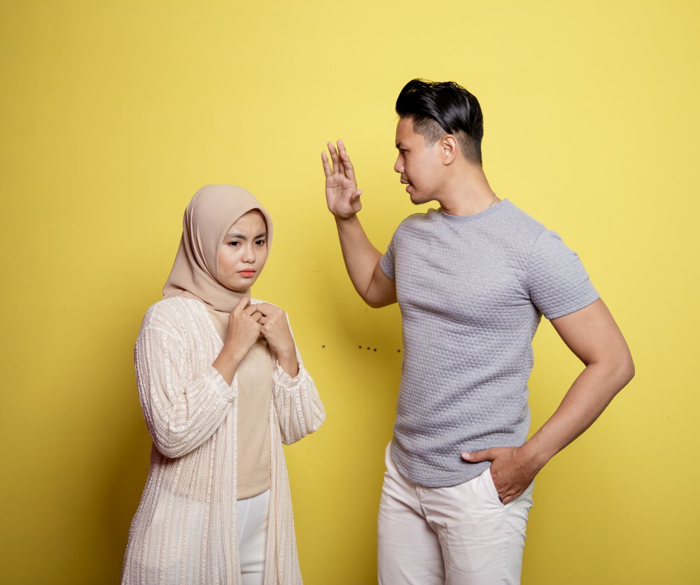 Suami kdrt - Rumah Tangga yang Harus Diakhiri Menurut Islam