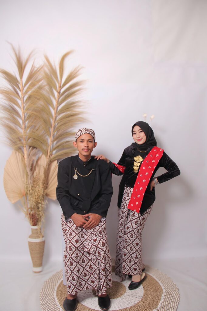 Adat Krem 128 WhatsApp Image 2024 04 23 at 12.00.46 AM | Kunika invitation