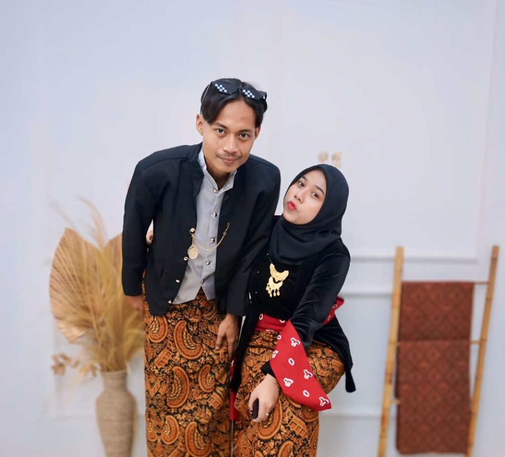 Adat Krem 87 WhatsApp Image 2024 06 02 at 10.59.19 PM 3 e1717429006722 | Kunika invitation