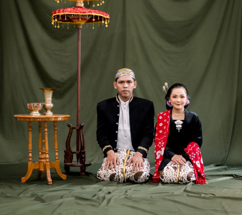Adat Krem 82 WhatsApp Image 2024 06 09 at 6.53.41 PM 1 e1717985132520 | Kunika invitation