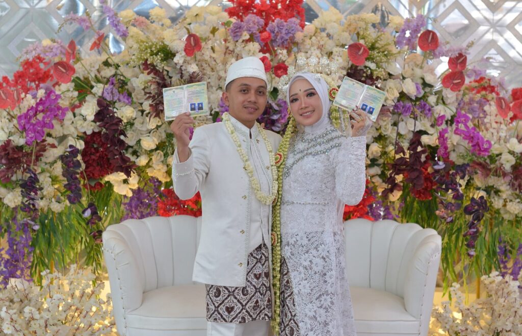 Adat Krem 11 WhatsApp Image 2024 07 31 at 13.45.37 scaled e1722425733954 | Kunika invitation